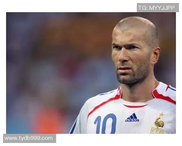 光头球星踢足球的魅力与挑战:那些球场上无发的传奇人物 光头球星踢足球的魅力与挑战:那些球场上无发的传奇人物